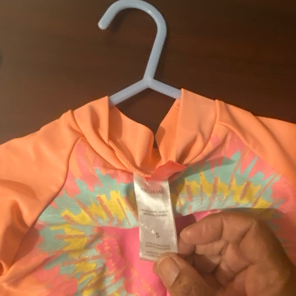 Cute girls top size 5 - Picture 3 of 4